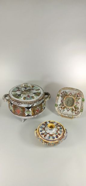 null KOHLER Fernande (20th century)



Set of 3 pieces with geometric decoration...