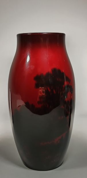 null ROYAL-DOULTON (GRANDE-BRETAGNE)

Vase en faïence émaillée rouge au décor d'un...