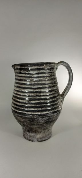 null POUCHAIN Jacques (born in 1925)

DIEULEFIT - Workshop

Pitcher.

White earth,...