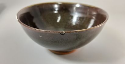 null 
PIGOTT Gwyn Hanssen (1935-2013)

Bowl on pedestal in brown speckled enamelled...