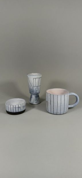null INNOCENTI Jacques (1926 -1958)



1 mug et une coupelle décor de rayure, terre...