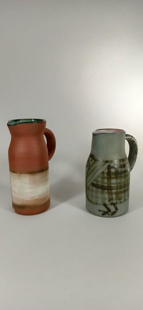 null INNOCENT Jacques (1926 -1958)

Set of two jugs, one with plain decoration and...