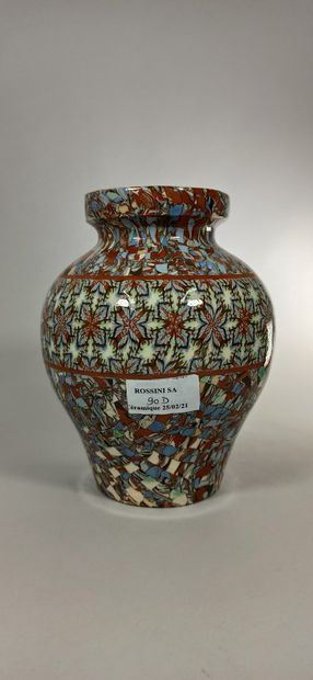 null GERBINO Jean (1876-1966),

Vase pansu à décor de fleurs stylisées

Mosaïque...