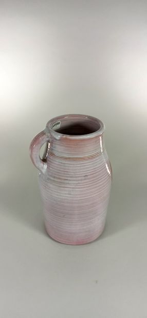 null CLOUTIER Robert (1930 - 2008) and Jean (born in 1930)



Pitcher on pink background,...