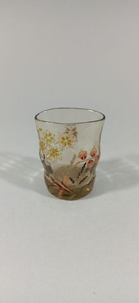 null Emile GALLE (1864-1904)

Liqueur glass with a gadrooned body in slightly greyed...