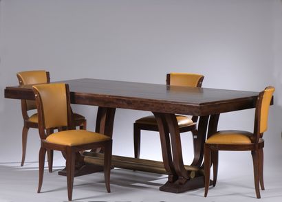 null FRENCH WORK

Dining room furniture in burl veneer and varnished wood consisting...