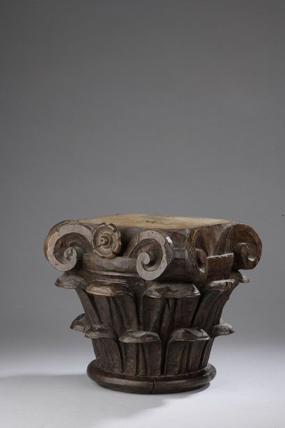 null Carved walnut Corinthian capital decorated with stylized acanthus leaves and...