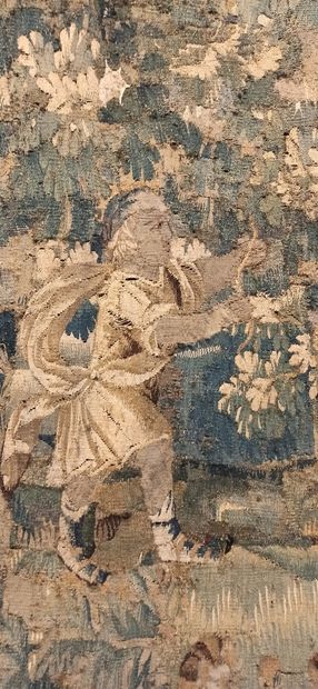 null 
AUBUSSON, XVIIe siècle

Fragment de tapisserie à décor d’un personnage sur...