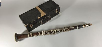 null Clarinet by Guillard-Bizel

Rosewood and nickel silver model

With its case