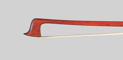 null French violin bow made by MORIZOT frères, circa 1950.

Mounted in ebony/silver,...