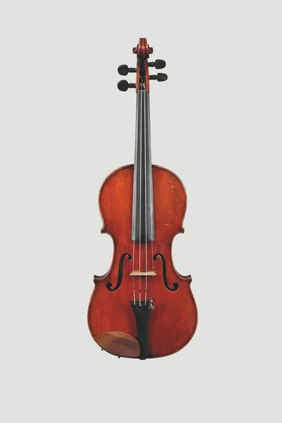 null French violin, first half of the 20th century.

Apocryphal label " Moulegii...