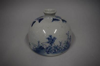 null CHINA - Early 20th century

Blue and white porcelain brush in the shape of a...