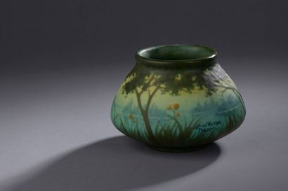 null Amalric WALTER (1870-1955)

Vase en grès à corps ovoïde conique et petit col...