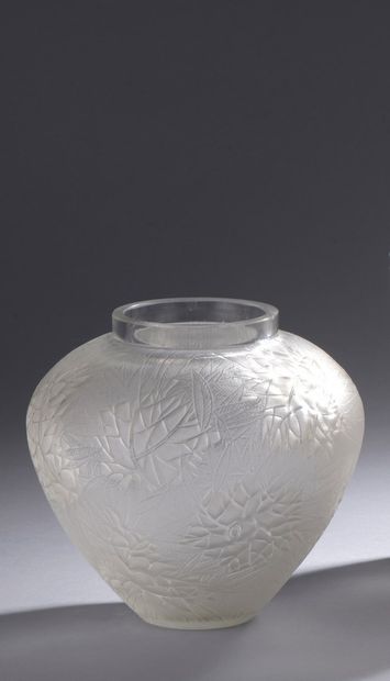 null René LALIQUE (1860-1945)

Esterel vase, also called oleander, (model created...