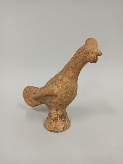 null Figurine de coq stylisé

Terre cuite beige. Intact.

Grèce ou Sicile ? 

Période...