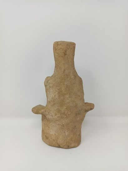 null Seated peplophore figure carrying a kalathos

Beige terracotta.

Sicilian workshop...