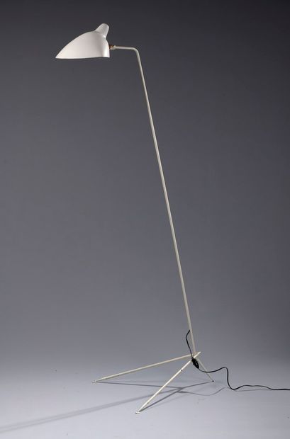 null Serge MOUILLE (1922-1988)

Simple floor lamp with one light in tubular metal...