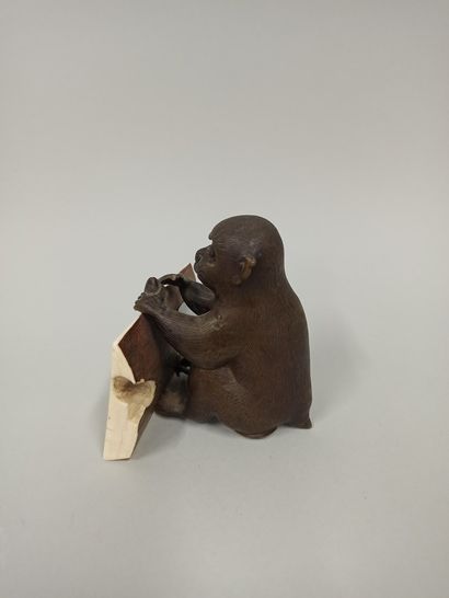 null JAPON - Epoque MEIJI (1868 - 1912)

Okimono en bronze à patine brune de singe...