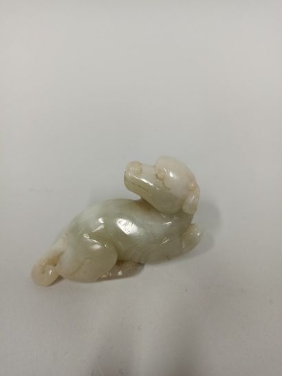 null CHINA - Modern

Two celadon nephrite groups, two lying goats and a lying dog...