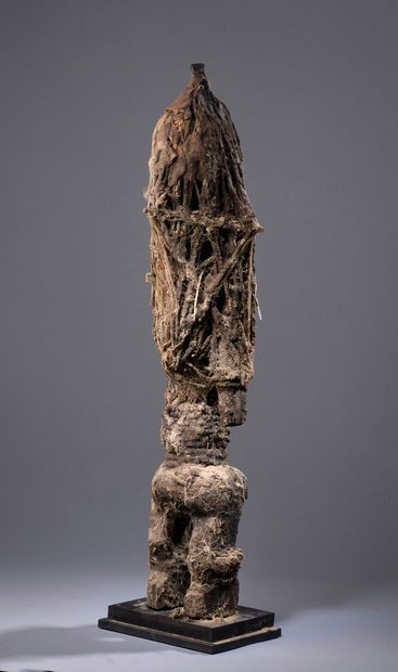 null Fon fetish from Benin 

Covered with nails connected by strings 

H. 66 cm