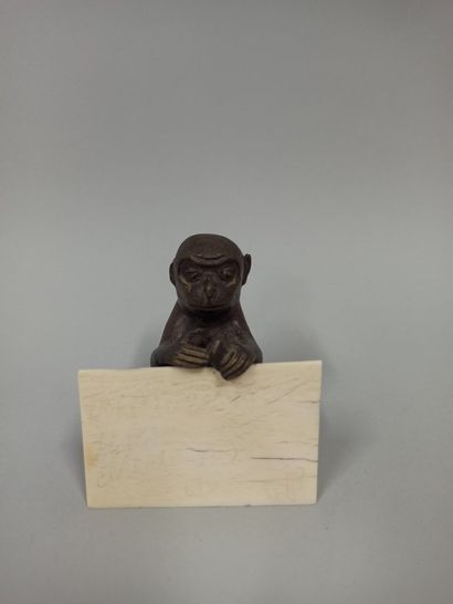 null JAPON - Epoque MEIJI (1868 - 1912)

Okimono en bronze à patine brune de singe...