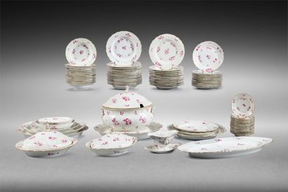 null PORCELAIN SERVICE FOR THE TABLE OF KING GEORGE I OF GREECE. 

Nice set of 75...