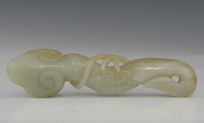 null CHINA - Modern

Small celadon nephrite ruyi sceptre in the shape of a lingzhi...