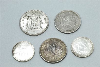 Lot of silver coins including : 
- 5 francs...