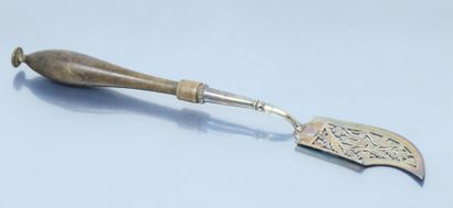 null Silver flatware (Veillard), wooden handle. 

Goldsmiths' hallmark. 

Weight...