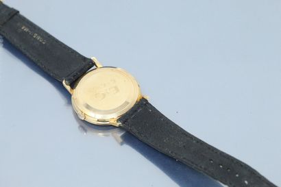 null LONGINES 

Montre bracelet d'homme, boîtier en or jaune 18K (750) gravé E.G....