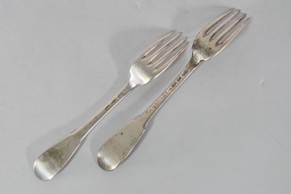 null Two silver forks. 

Goldsmiths' hallmarks.

Figured "G * H"

Weight: 147.1 ...