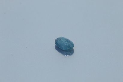 null 
Tourmaline bleue ovale sur papier.




Poids : 2.25 cts.
