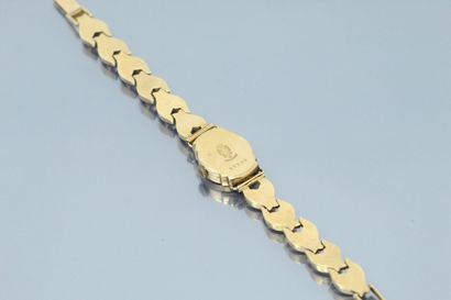 null LIP

Ladies' wristwatch, round case in 18k (750) yellow gold, guilloché cream...