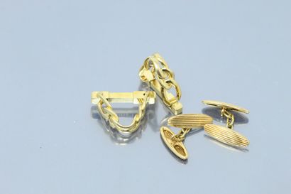 null Two pairs of cufflinks in 18k (750) yellow gold. 

Gross weight: 16.6 g.