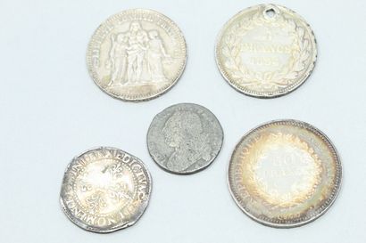 null Lot of three silver coins : 

- Five francs Hercules IIIe République (1875 A)

-...