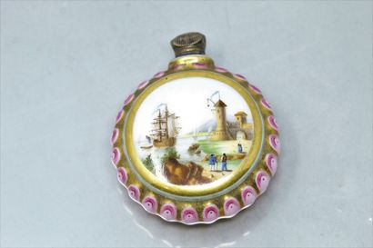 null Paris porcelain salt flask, circa 1800.