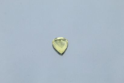 null 
Pear lemon quartz on paper. 




Weight : 7.89 cts.
