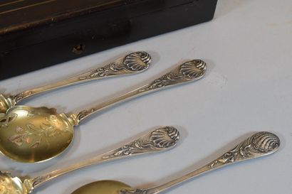 null Six silver and silver vermeil ice-cream spoons with shell and stylized flowers...