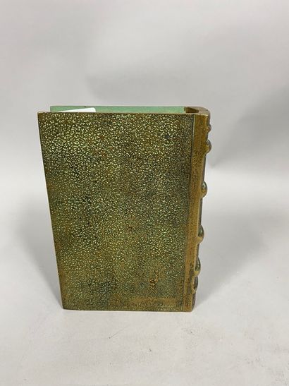 null LE VERRIER Max, 1891-1973,

Book-case,

bronze box in imitation of a bound book,...