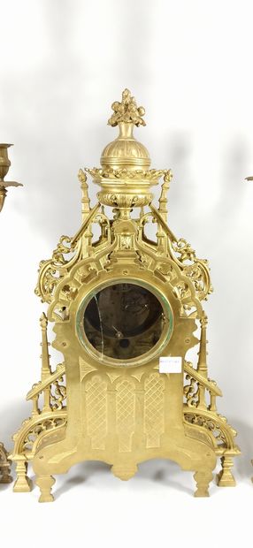 null Important neo-gothic mantelpiece in chased bronze composed of a clock, cream...