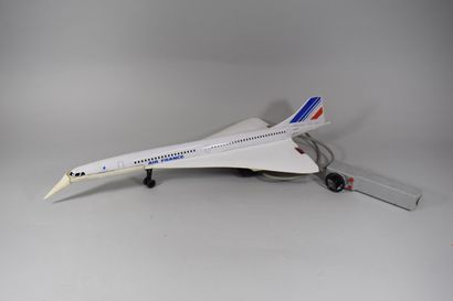 null 
CONCORDE par JOUSTRA




Jouet filaire téléguidé reproduisant Concorde au 1/100ème,...