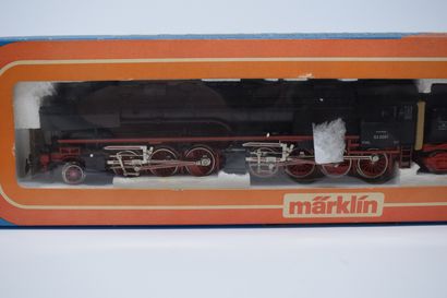 null MARKLIN "HO": smoke screen locomotive, German layout, model 1.3.4.0. 

item...