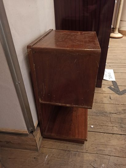 null Bout de canapé en bois de placage

Circa 1940