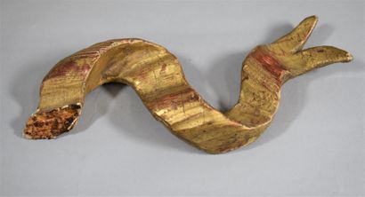 null Pair of giltwoods with artistic attributes : one representing Music (two trumpets,...