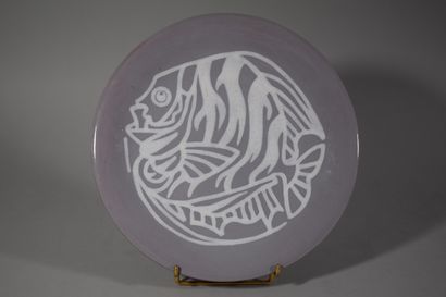 null PERROT René (1912-1979)

Glazed ceramic plate with a white stylized fish on...