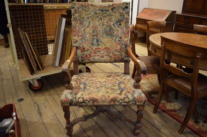 null 
Armchair with straight backrest covered with a tapestry and small point embroidery.

Louis...