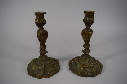 null Pair of bronze torches in the Rocailles style. Marks n° 562.

Height : 23 c...