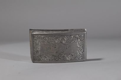 null Set of 4 silver plated snuffboxes. Portuguese work

H: 6 cm, H: 6,5 cm, H: 7...