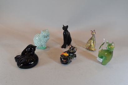 null Set of 6 cats in various materials 

Accident 



H.: 7 cm to 12,5 cm