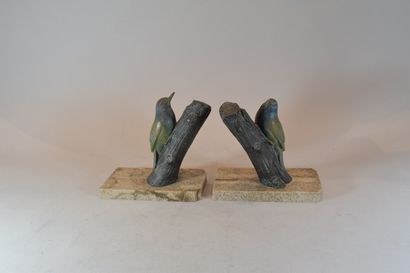 null Pair of bronze bookends with bird